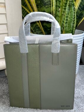 Brand New We-ar4 Genuine Leather Small Tote
